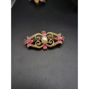 Vintage Victorian Gold Tone Style pink statement faux pearl brooch
